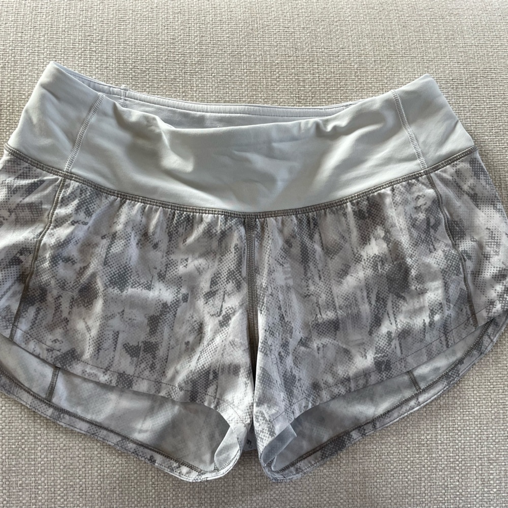 Lululemon Speed Shorts, Sz 2, 2.5”
